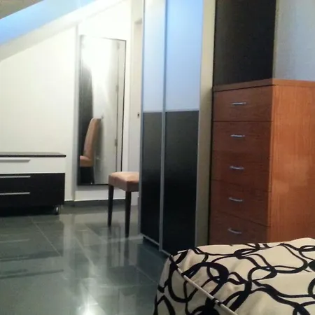 With One Bedroom In Fuengirola, With Balcony And Wifi *